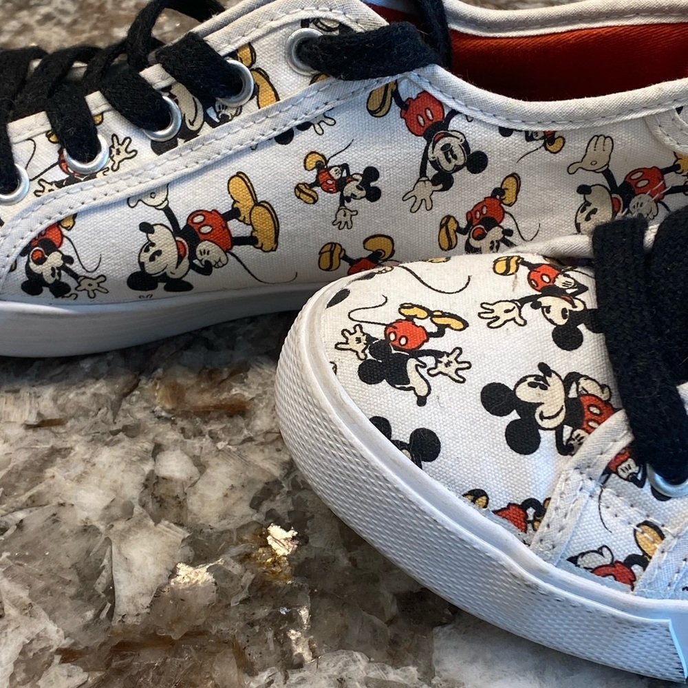 Mickey Mouse sneaker shoes by Disney size 6 - Picture 2 of 9